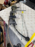 2 COMPOUND BOWS