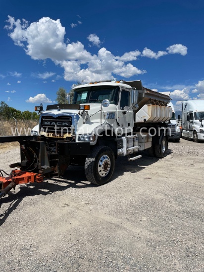 2012 Mack Granite Hook Tk