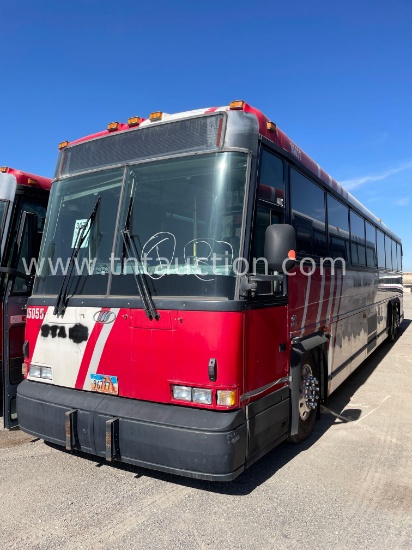 2006 Motor Coach D4500 Bus