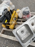 Compressor and sink