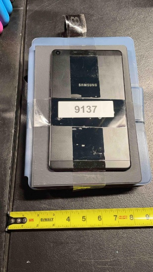 4 SAMSUNG TABLETS