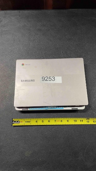 3 SAMSUNG LAPTOPS