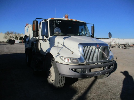 2016 Intl/Tymco 600 Air Sweeper