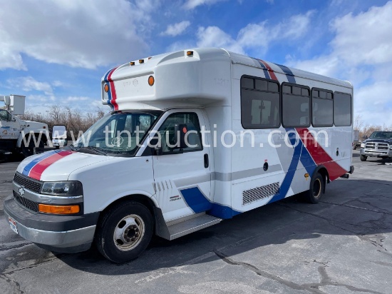 2015 Chev 4500 Bus