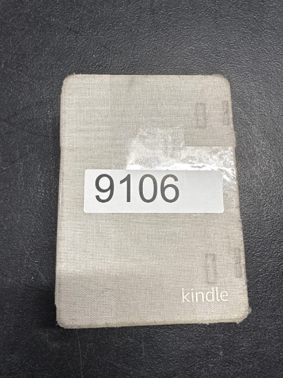 5 AMAZON KINDLE E-READERS