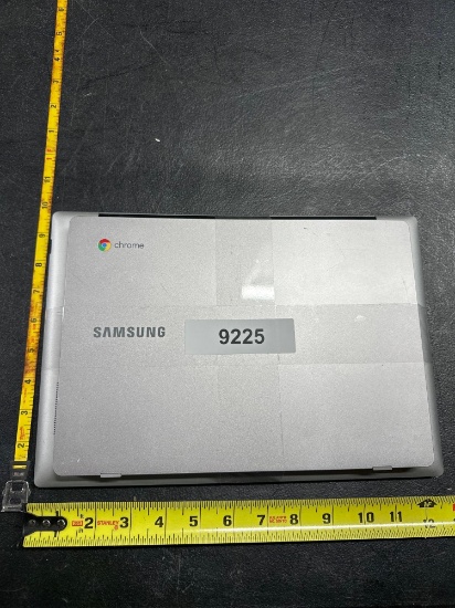 2 SAMSUNG LAPTOPS