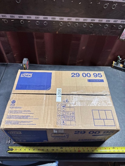 1 BOX OF SUNGLASSES