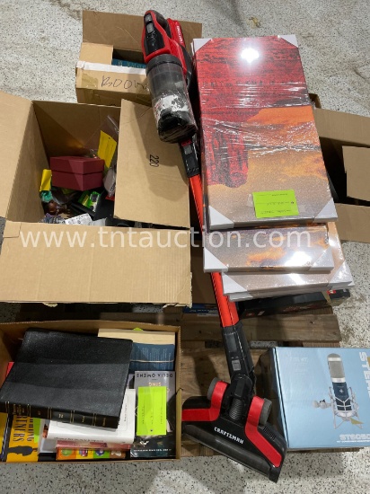 Pallet w/ airport lost and found