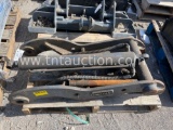 Doosan thumb and coupler