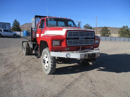 1987 Ford F-700 Flatbed