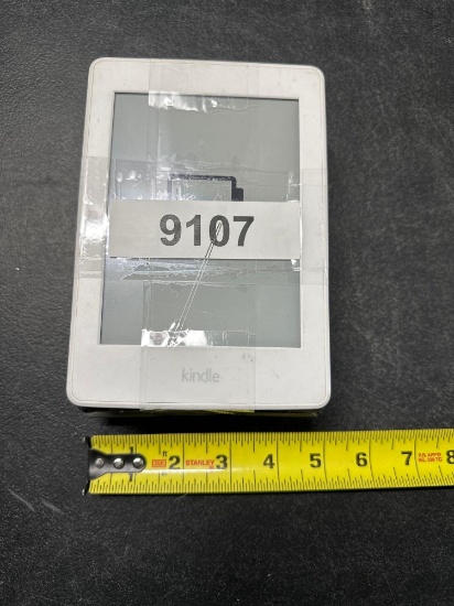 5 KINDLE E-READERS
