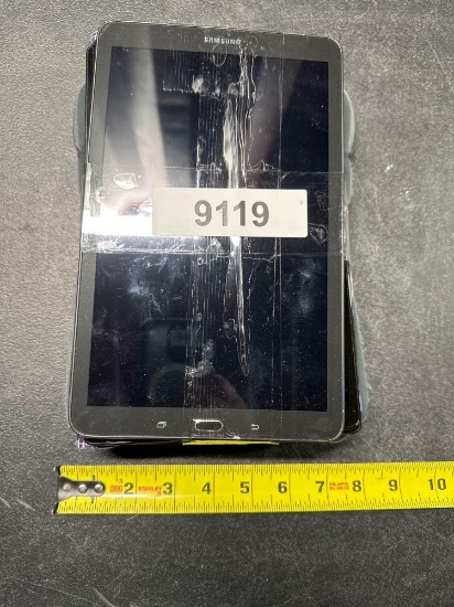 5 SAMSUNG TABLETS