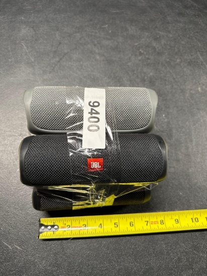 4 JBL PORTABLE WIRELESS SPEAKERS