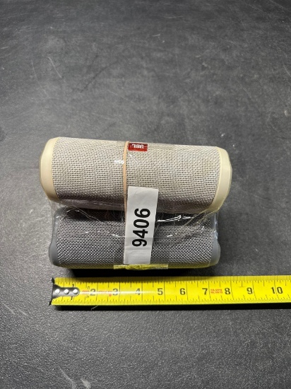 3 JBL PORTABLE WIRELESS SPEAKERS
