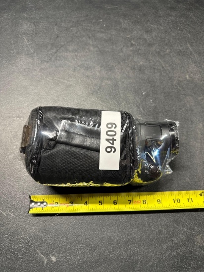 1 NIKON DIGITAL CAMERA WITH BAG