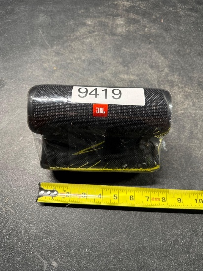 3 JBL PORTABLE WIRELESS SPEAKERS