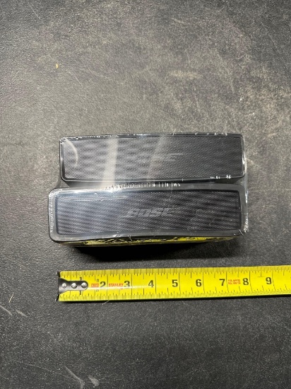 2 BOSE SOUNDLINK MINI SPEAKERS