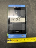 4 KINDLE E-READERS