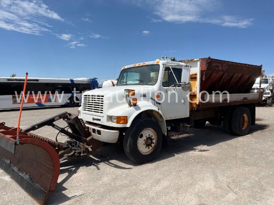 2001 Intl 4700 Dump