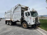 2013 Peterbilt 320 Front Load