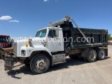 2002 Intl 2674 Dump