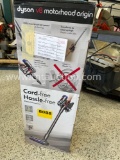 Dyson vac.