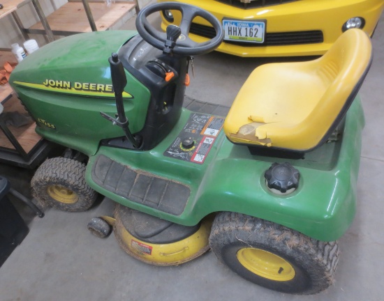 John Deere LT155, Riding Mower W/Blade, 42" Mulching Deck