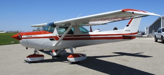 At auction is a 1978 Cessna 152 II, Registration No. N68302, Engine Lycoming Series (4 Cycle), 115