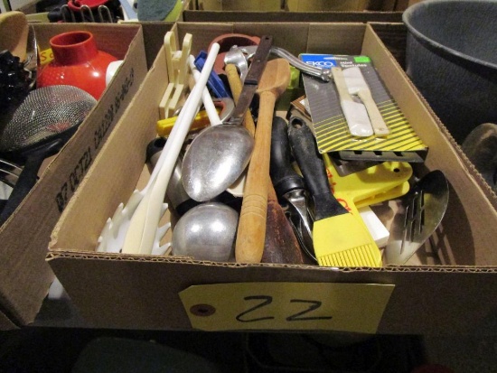 Spatula, Wooden Spoons, Chip Clips