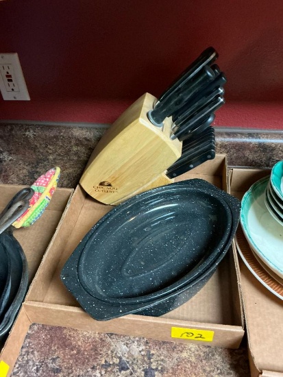 Chicago Cuttlery Knkife Set and Roaster