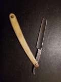 THE MICADO RAZOR