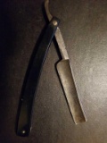 THE IDEAL RAZOR
