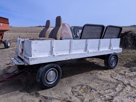 PEOPLE HAULER