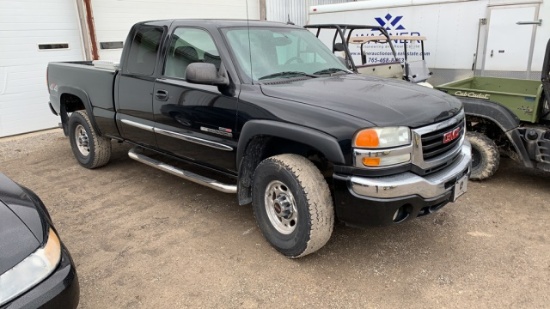 2005 GMC, 4X4, CAB & A HALF, 182K MILES, DURAMAX