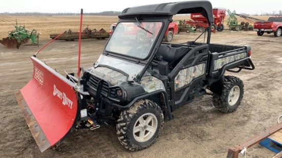 2016 JD 825 GATOR, GAS, CAMO COLOR, WINDSHIELD, BOSS SNOW PLOW