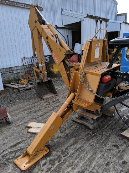 WOODS 1050 SELF CONTAINED BACKHOE, 18" BUCKET, 3PT HITCH, GOOD CONDITION