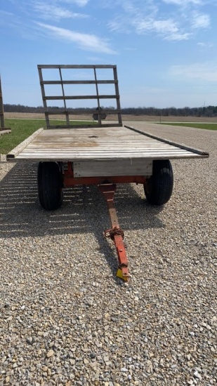 HAY WAGON WITH RACK FOR THE BACK