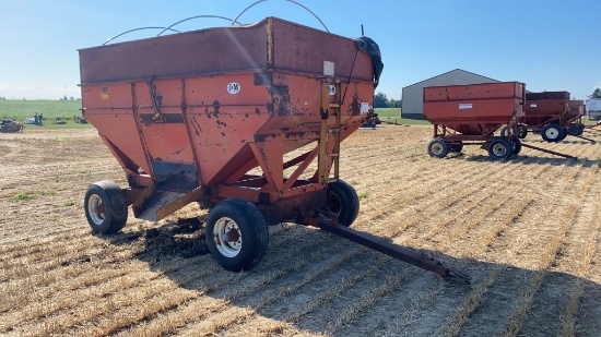 J&M 350 Hopper Wagon Extendable tongue, tarp (tarp needs replaced)