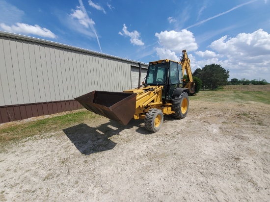 Ford 575D Backhoe, 4x4, Extenda Hoe, Cab w/No Heat or AC, Good Rubber, Diesel, Does Have Side Shield