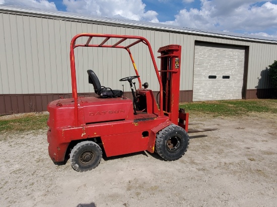 Datsun FD005 Forklift, Diesel, Hard Tread Tires w/Dual Fronts, 5000# Capacity, 15 Ft. Max Height, 2
