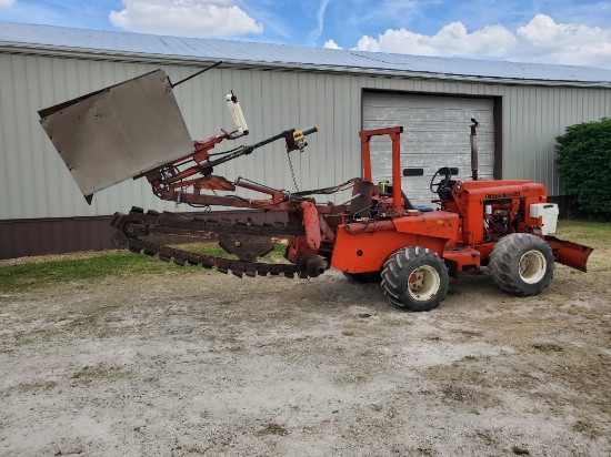 Ditch Witch R650D, 4x4, Diesel, 5’ Depth, Cut Up To 24” Tile, Shows 1948 Hours, Front Blade and Weig