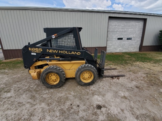NH LX665 Skidsteer, 1614 Hours, Aux. Hydraulics, Material Bucket, Forks