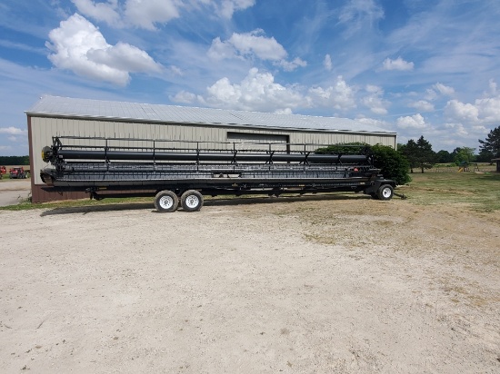 Massey Ferguson 9250 Draper Head , 40 Ft., Dynafles, Fore/Aft, $13,000 Spent on Bearings/Wobble Box/