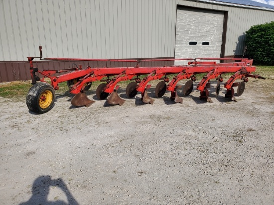 Massey Ferguson Model 880, 6 Bottom Plow, Trip Reset