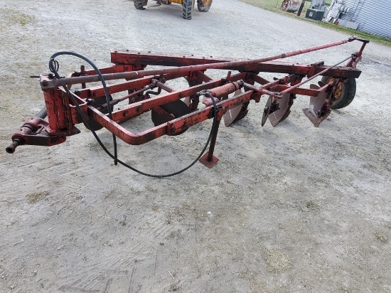 Massey Ferguson Model 88, 5 Bottom Plow