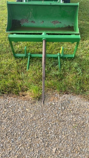 Frontier loader mount bale spear - Global mounts