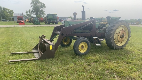 JD 2630  tractor diesel, loader,loader stands, forks and single remote