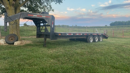 "20+5 GOOSENECK FLATBED TRIAXLE
