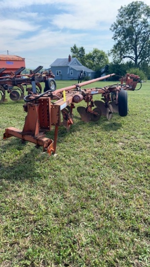 ALLIS CHALMERS 5 BOTTOM PLOW AUTO RESET