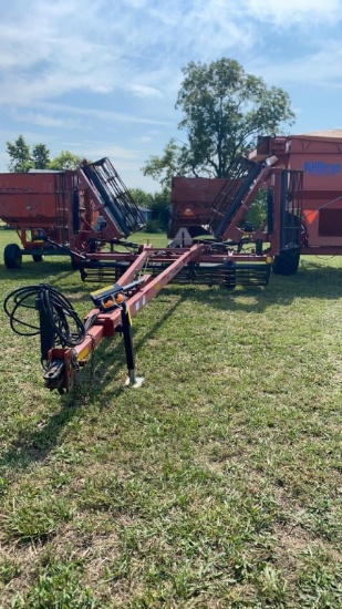 "CASE IH 110 ROLLING BASKET 33FT.